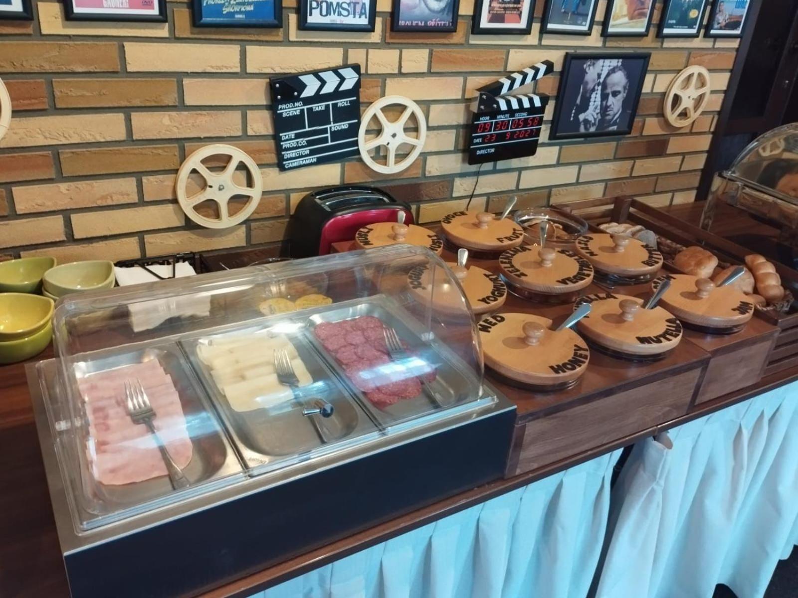Hotel Alfa Trutnov Buitenkant foto
