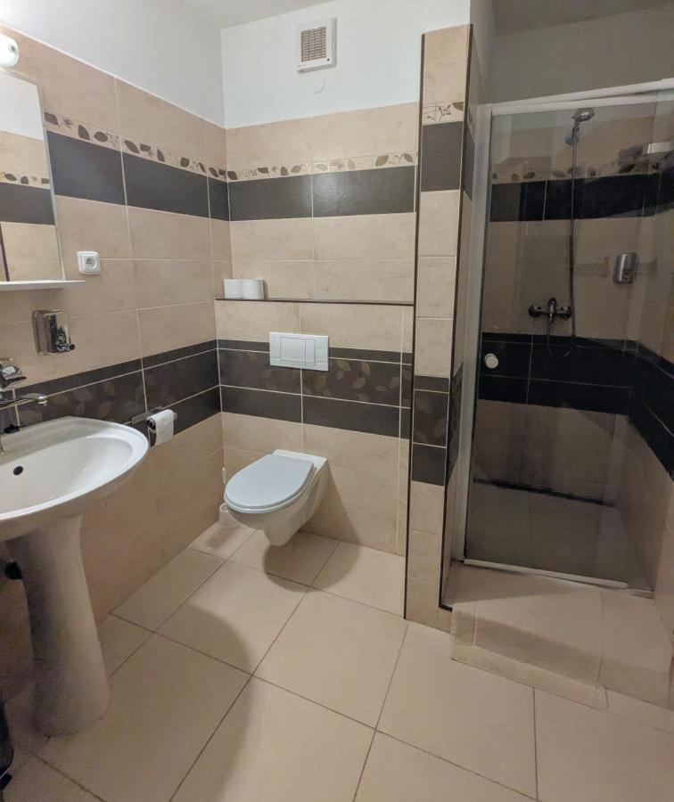 Hotel Alfa Trutnov Buitenkant foto
