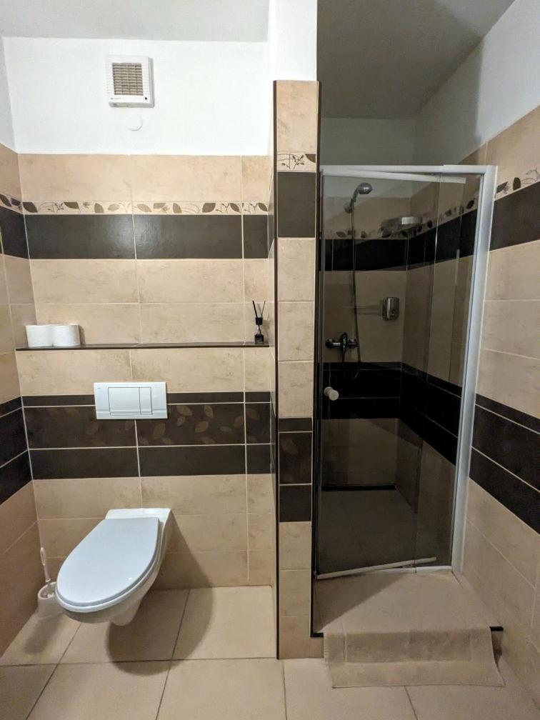 Hotel Alfa Trutnov Buitenkant foto