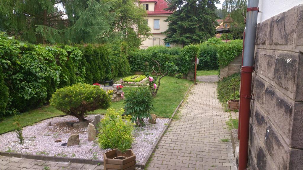 Hotel Alfa Trutnov Buitenkant foto
